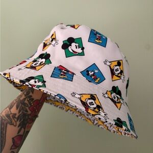 Disney Mickey & Co Yellow Reversible Adult Bucket Hat Retro Y2K Logo Graphic